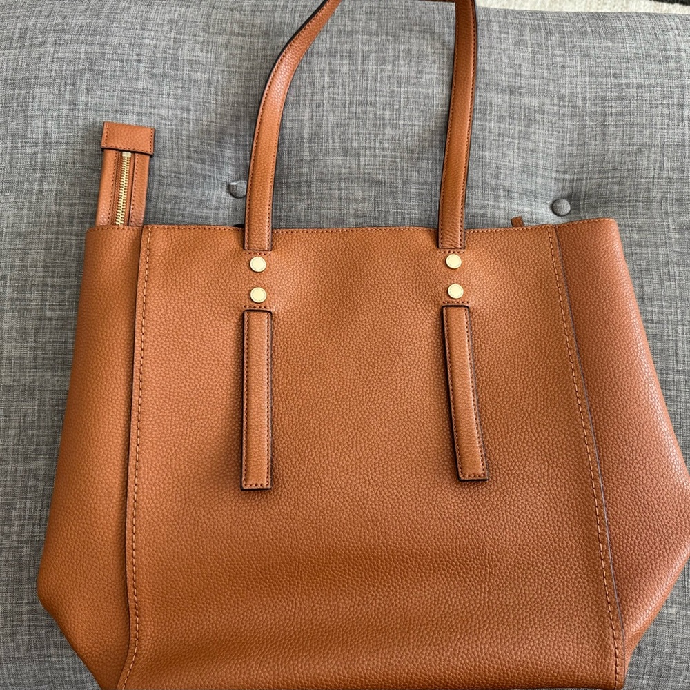 Marc Jacobs Cognac Leather Pebble Tote with Gold Hardware - Picture 2 of 6
